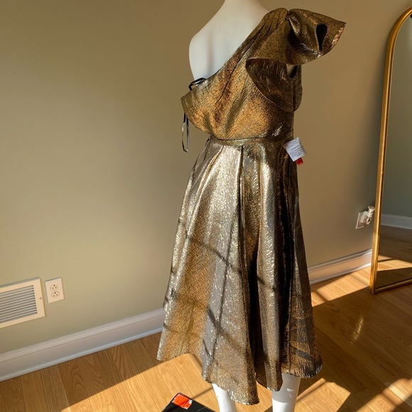 Mac Duggal Asymmetric Metallic Tea-Length Dress. Size 0 and 12 - Picture 7 of 13